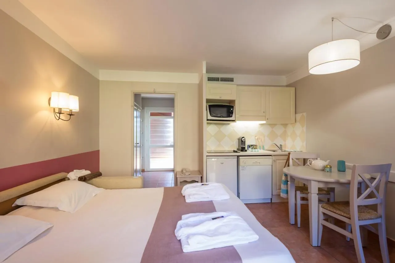 Residence Pierre & Vacances Les Rives De Cannes Mandelieu 3*,